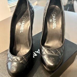 Chanel Pumps